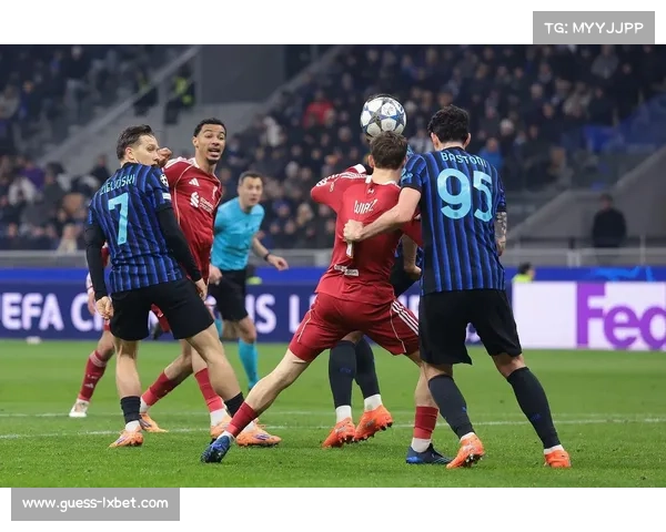 国米对阵莱切VAR取消点球，主裁判判罚引发争议